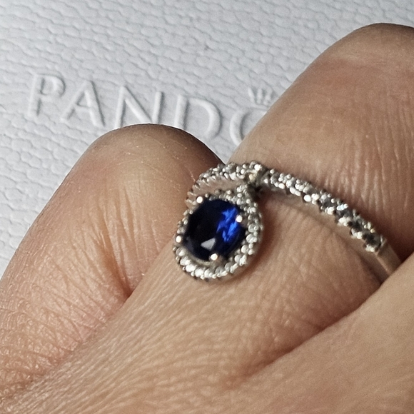 Pandora Dangling Round Sparkle Ring - Picture 4 of 4